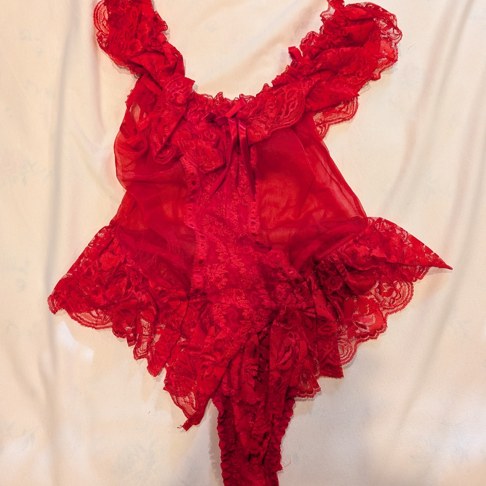 New Vintage Seductive Red Lace Ruffle Teddy Bodysuit - Size Large.